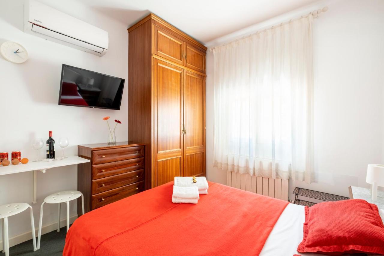 Madrid Center Room Private 7 Minutes Or 4 Metro Stops מראה חיצוני תמונה