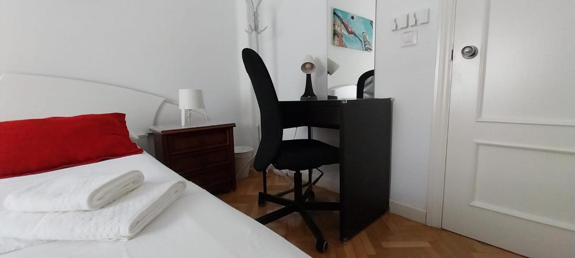 Madrid Center Room Private 7 Minutes Or 4 Metro Stops מראה חיצוני תמונה